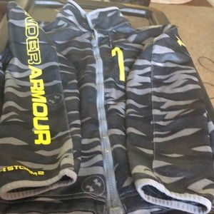 Youth medium under armor jacket